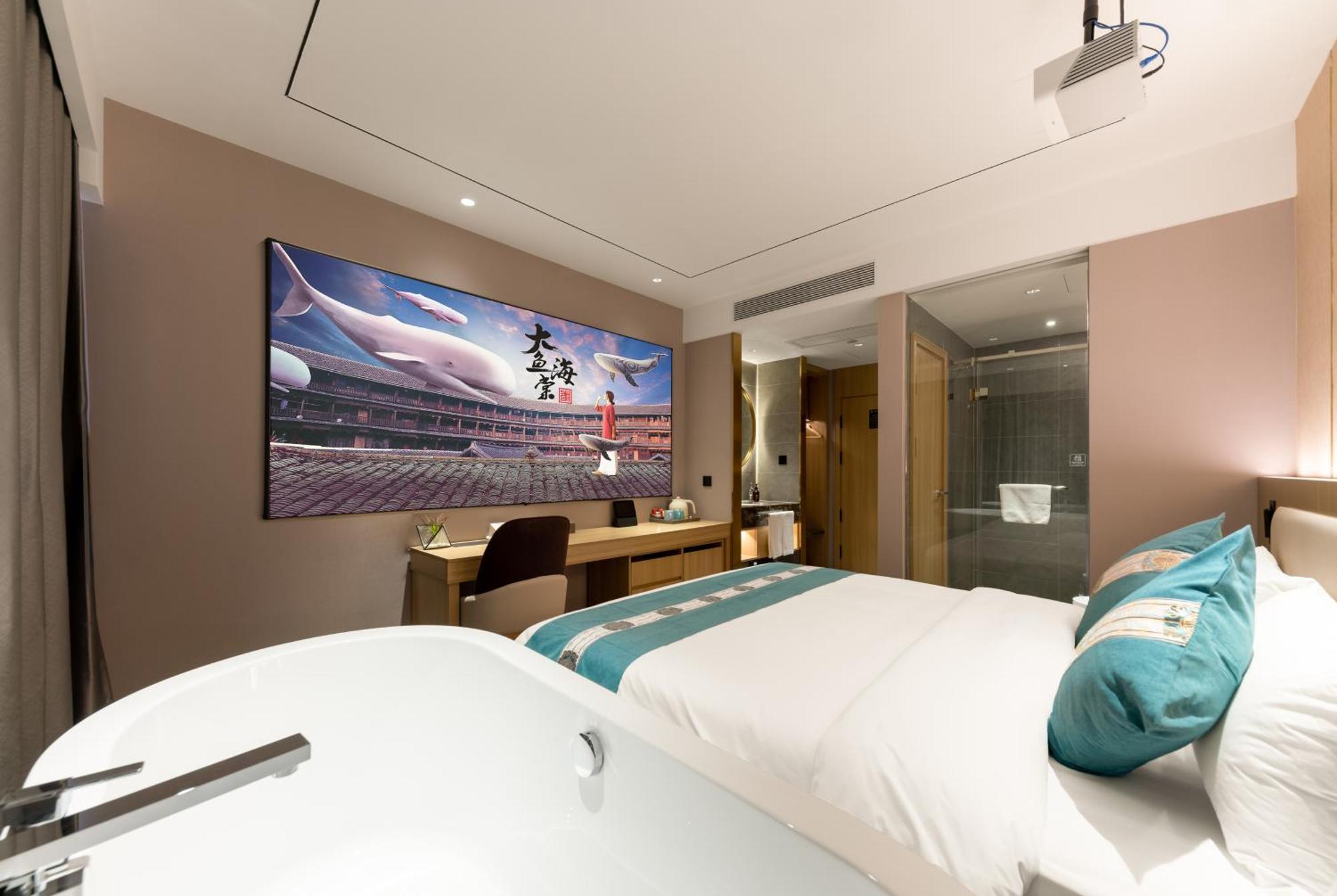 East Sacred Hotel--Very Near Beijing Tiananmen Square ,The Forbidden City,The Temple Of Heaven ,3 Minutes' Walk To Wangfujing Subway ,Located In The Center Of Beijing, Many Shopping Malls Around,Newly Renovated Hotel-Able To Receive Foreign Guests Eksteriør billede A room at the hotel